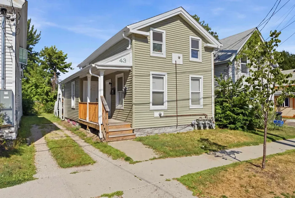 3 Bed 3 Bath Multi-Unit Residential Property in Burlington, VT