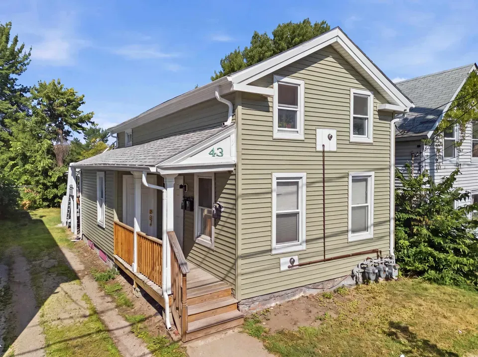 3 Bed 3 Bath Multi-Unit Residential Property in Burlington, VT - 2