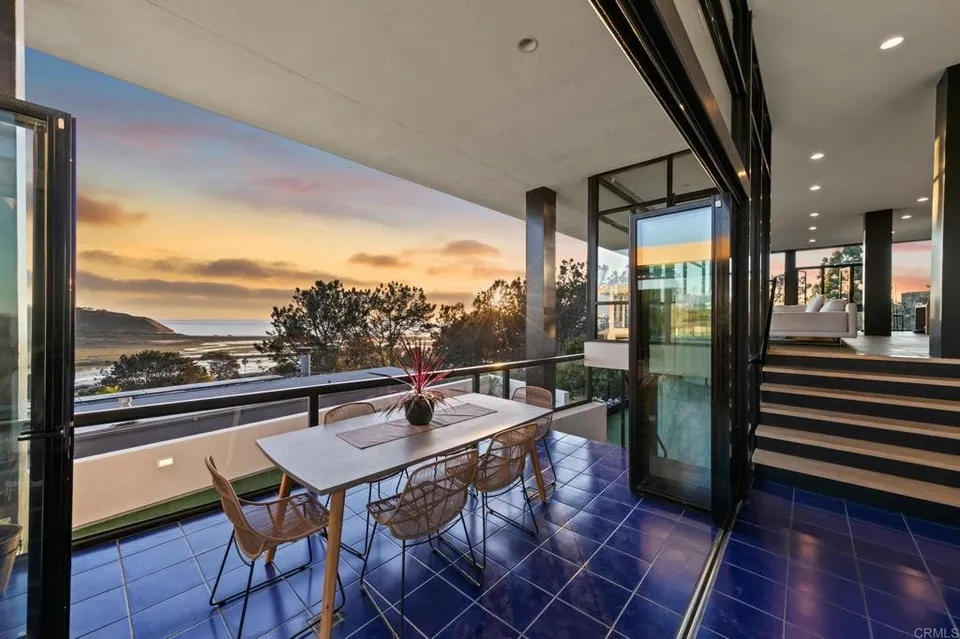 3 Bed 3 Bath Traditional Craftsman in San Diego, CA