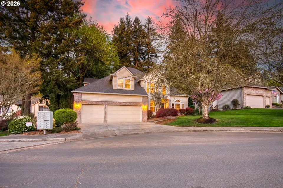 3 Bed 3 Bath Traditional Suburban Family Home in Beaverton, OR - 4