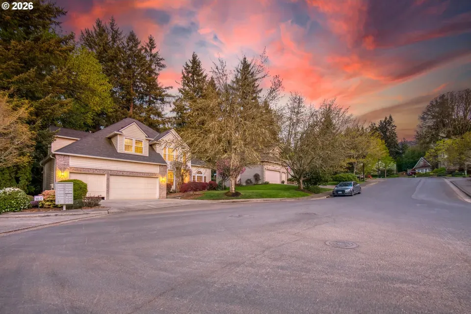 3 Bed 3 Bath Traditional Suburban Family Home in Beaverton, OR - 5