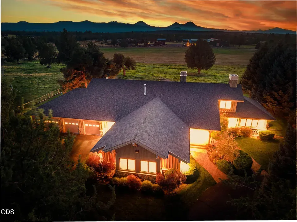 3 Bed 3 Bath Traditional Suburban Family Home in Bend, OR - 5