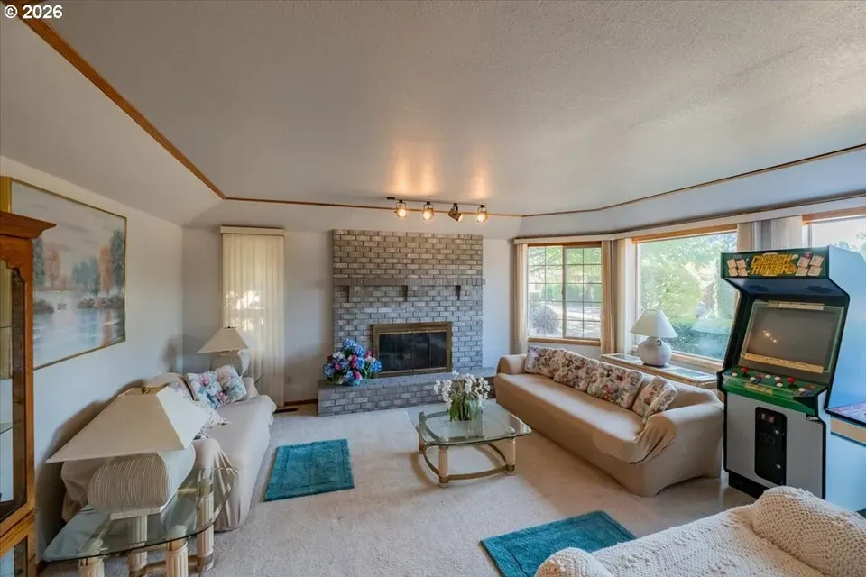 3 Bed 3 Bath Traditional Suburban Family Home in Corvallis, OR - 3