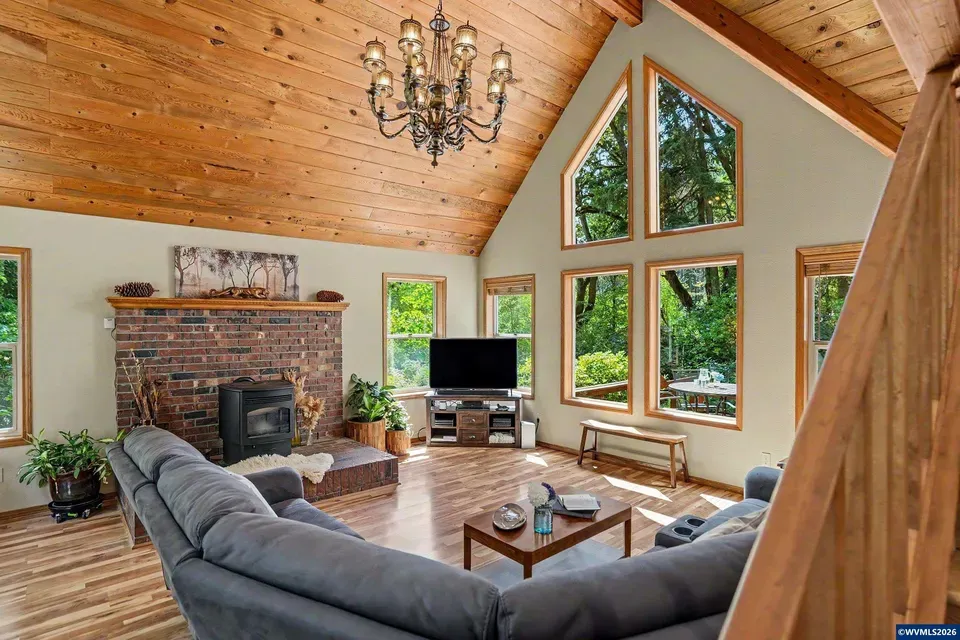 3 Bed 3 Bath Traditional Suburban Family Home in Corvallis, OR - 5