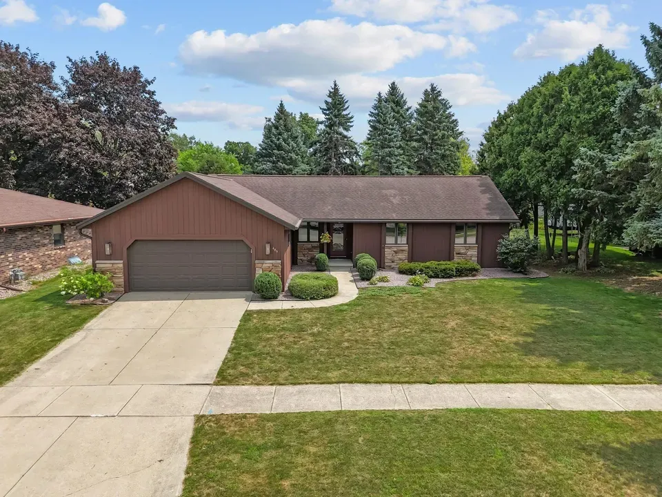3 Bed 3 Bath Traditional Suburban Family Home in Green Bay, WI