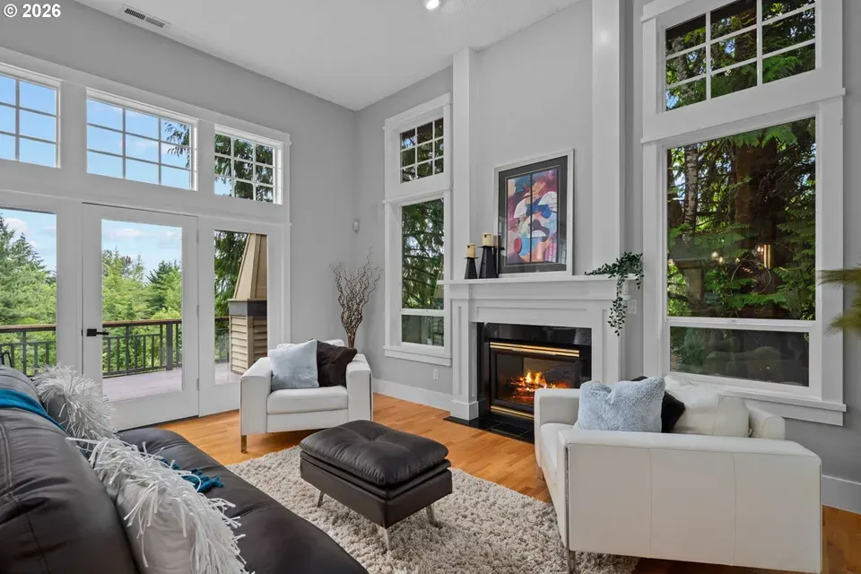 3 Bed 3 Bath Traditional Suburban Family Home in Hillsboro, OR - 2