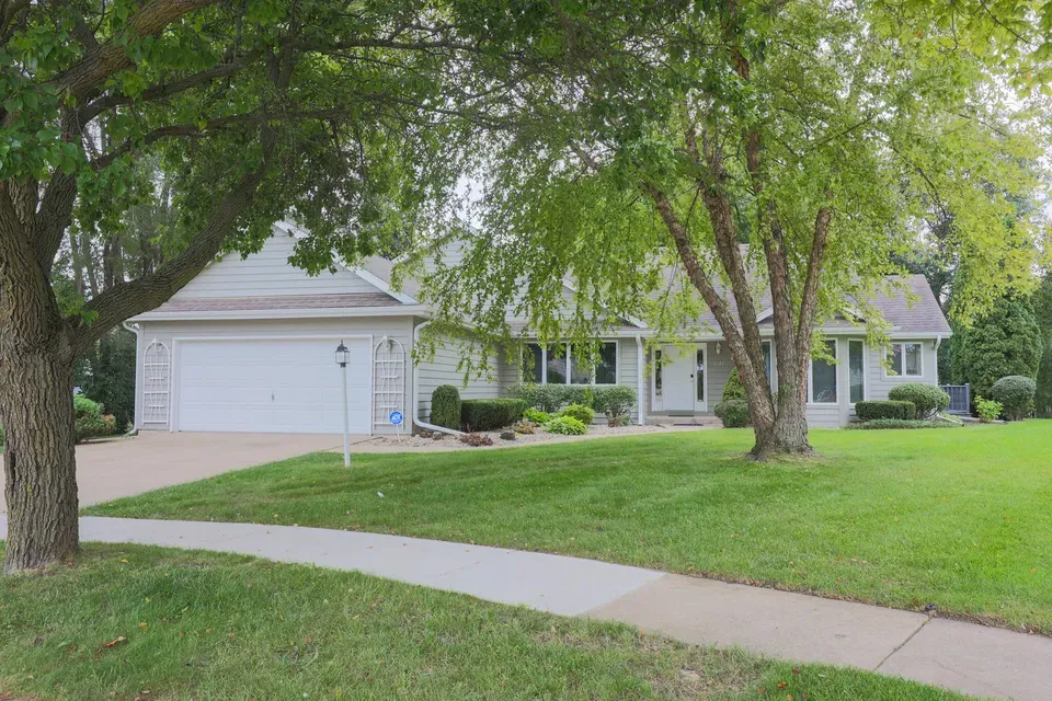 3 Bed 3 Bath Traditional Suburban Family Home in Kenosha, WI