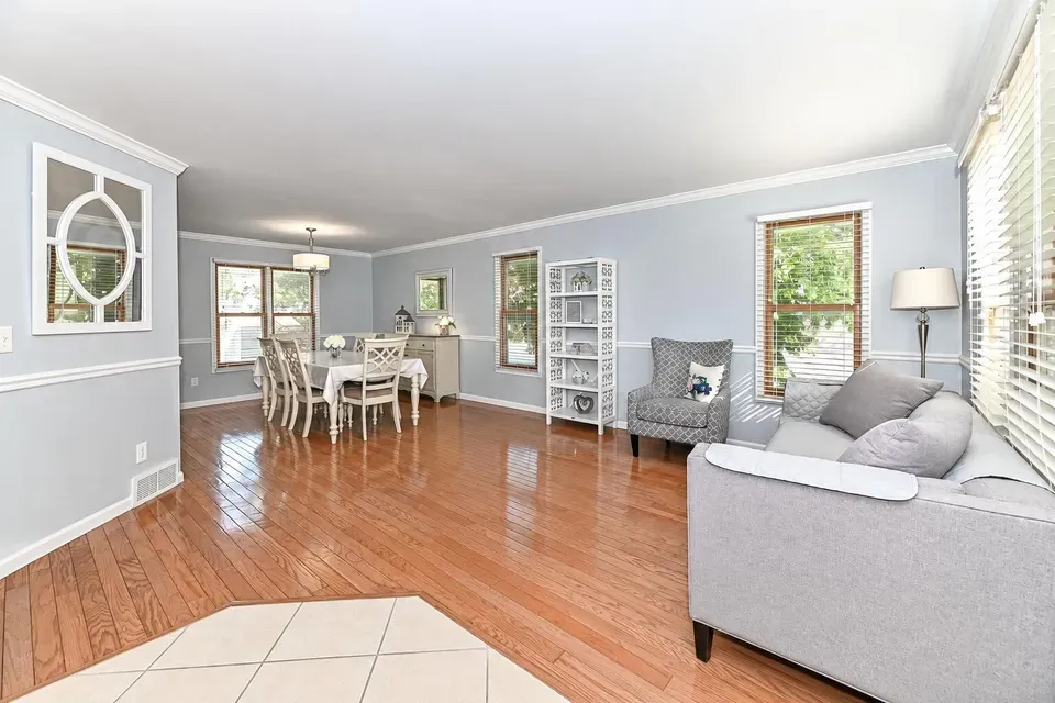 3 Bed 3 Bath Traditional Suburban Family Home in Kenosha, WI - 5