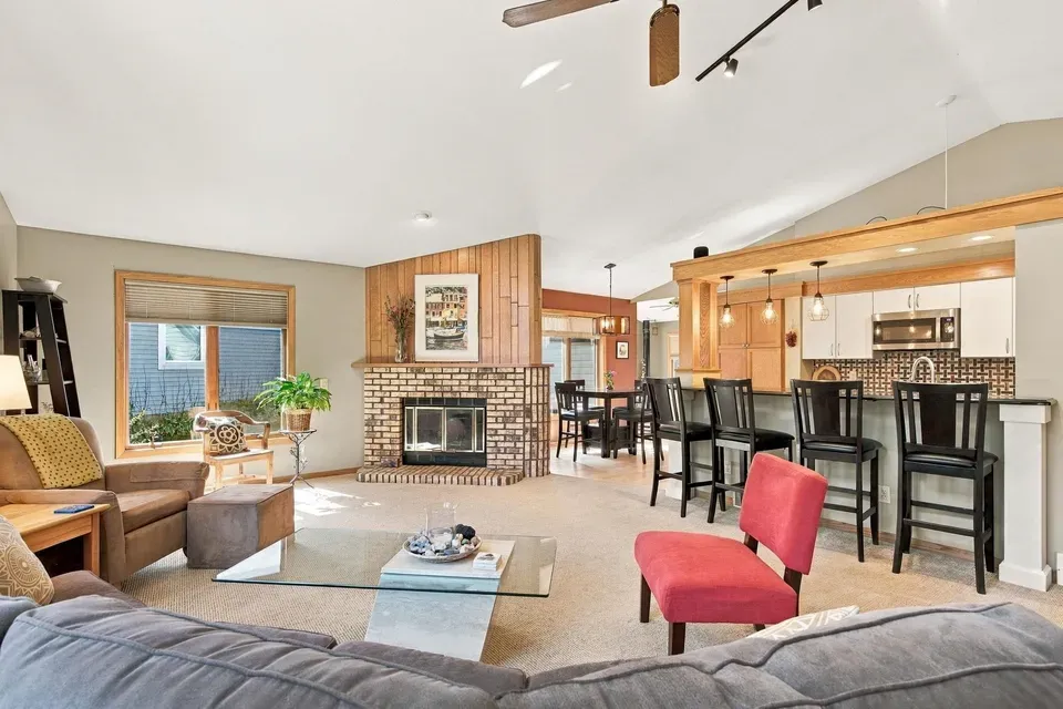 3 Bed 3 Bath Traditional Suburban Family Home in Madison, WI - 2