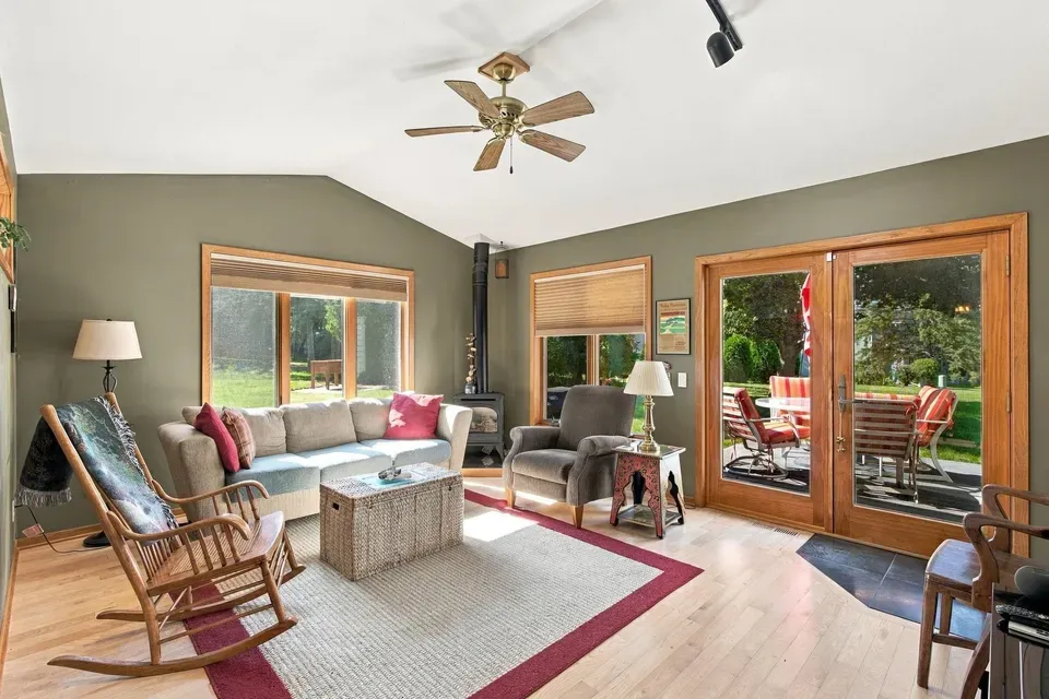 3 Bed 3 Bath Traditional Suburban Family Home in Madison, WI - 4