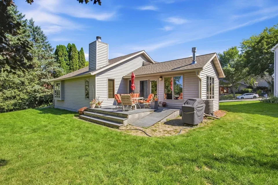3 Bed 3 Bath Traditional Suburban Family Home in Madison, WI - 5