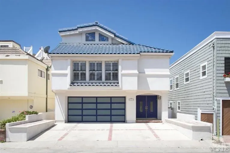 3 Bed 3 Bath Traditional Suburban Family Home in Oxnard, CA
