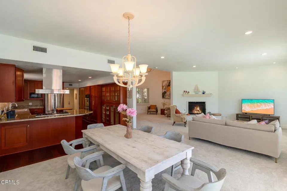 3 Bed 3 Bath Traditional Suburban Family Home in Oxnard, CA - 3