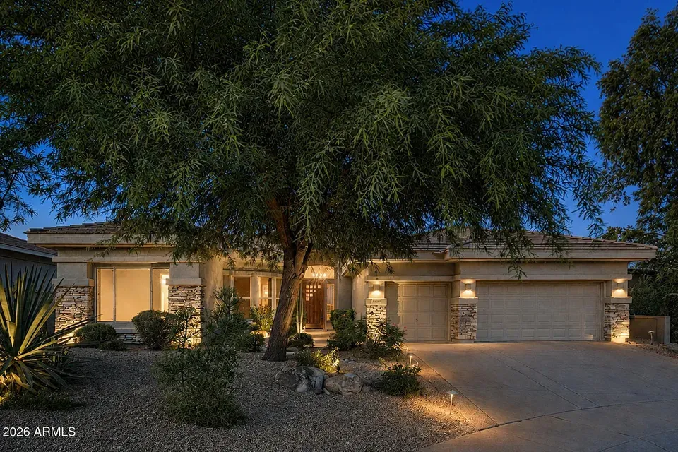 3 Bed 3 Bath Traditional Suburban Family Home in Scottsdale, AZ - 1