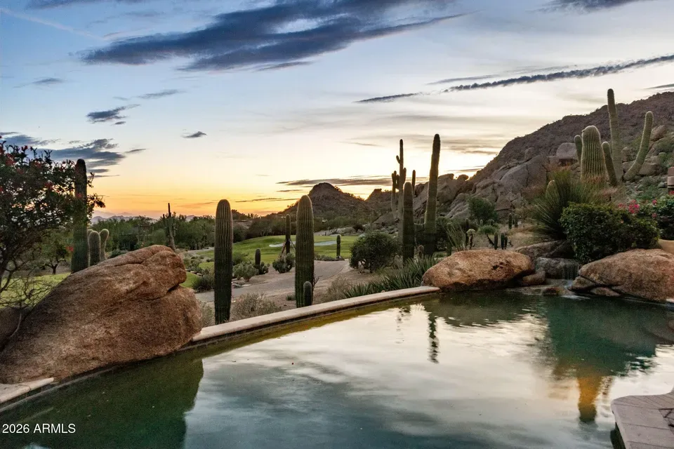 3 Bed 3 Bath Traditional Suburban Family Home in Scottsdale, AZ