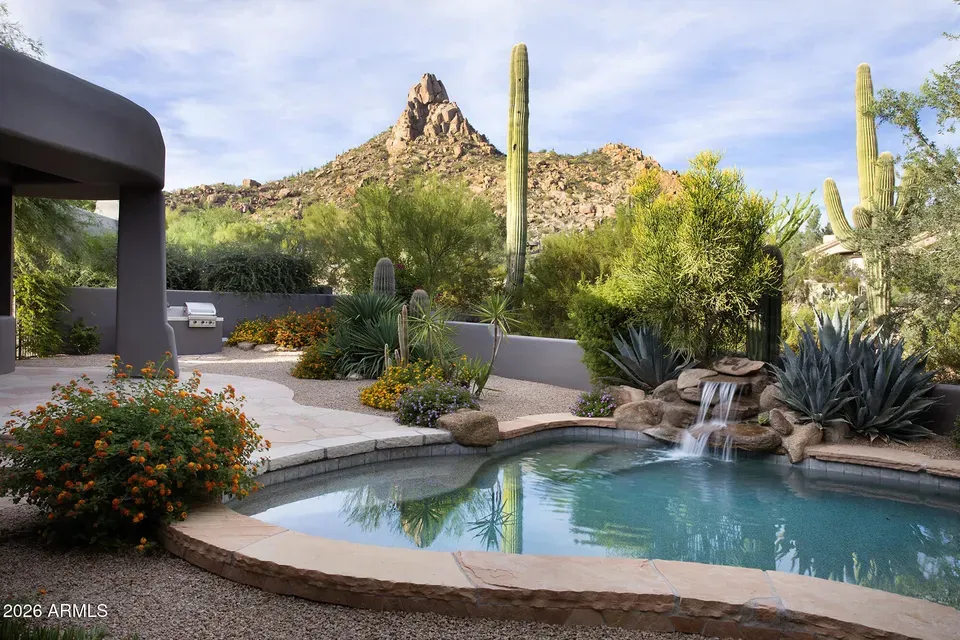3 Bed 3 Bath Traditional Suburban Family Home in Scottsdale, AZ - 2