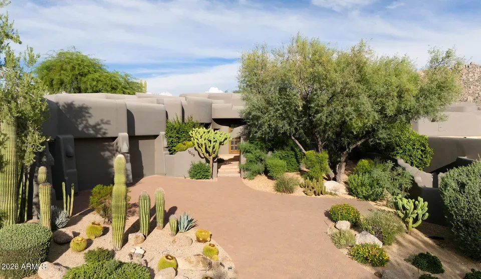 3 Bed 3 Bath Traditional Suburban Family Home in Scottsdale, AZ - 3