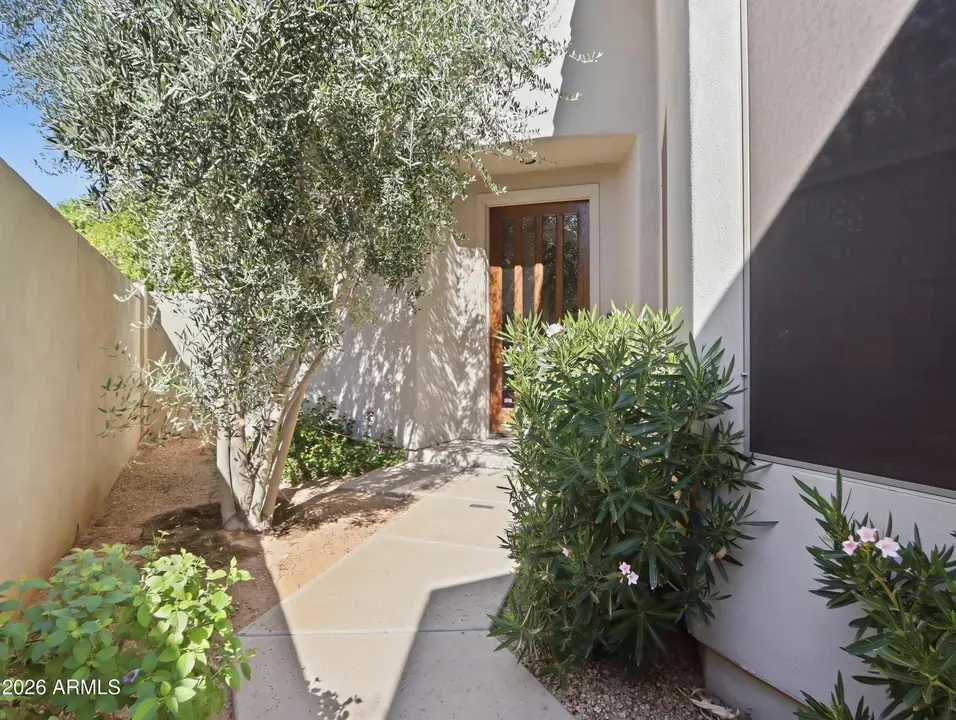3 Bed 3 Bath Traditional Suburban Family Home in Scottsdale, AZ - 3
