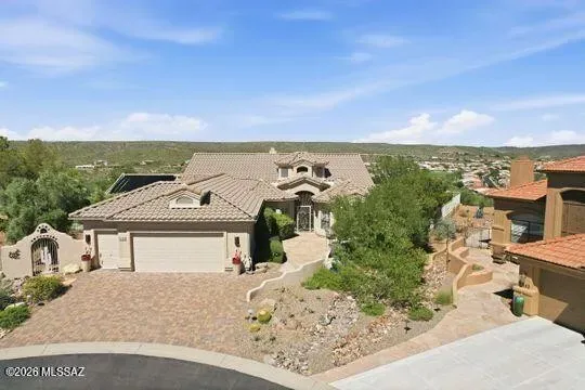 3 Bed 3 Bath Traditional Suburban Family Home in Tucson, AZ