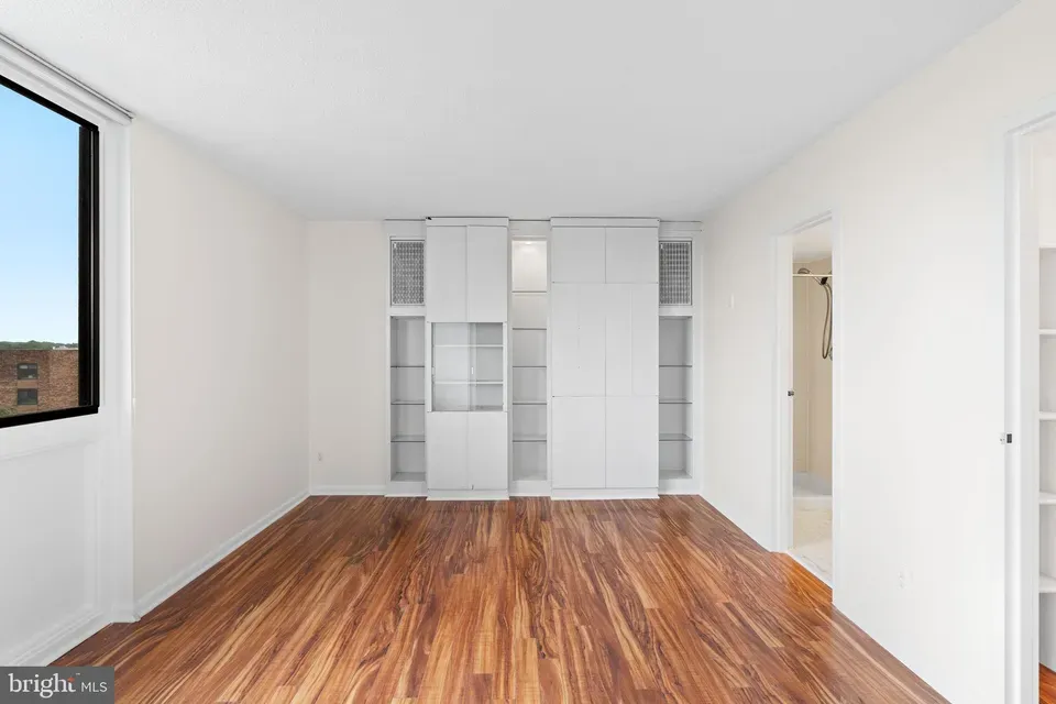 3 Bed 3 Bath Urban Residential Condo in Bethesda, MD - 3