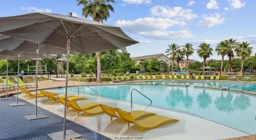 3 Bed 3 Bath Urban Residential Condo in College Station, TX - 2