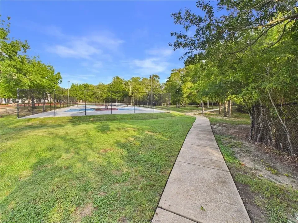 3 Bed 3 Bath Urban Residential Condo in College Station, TX - 4