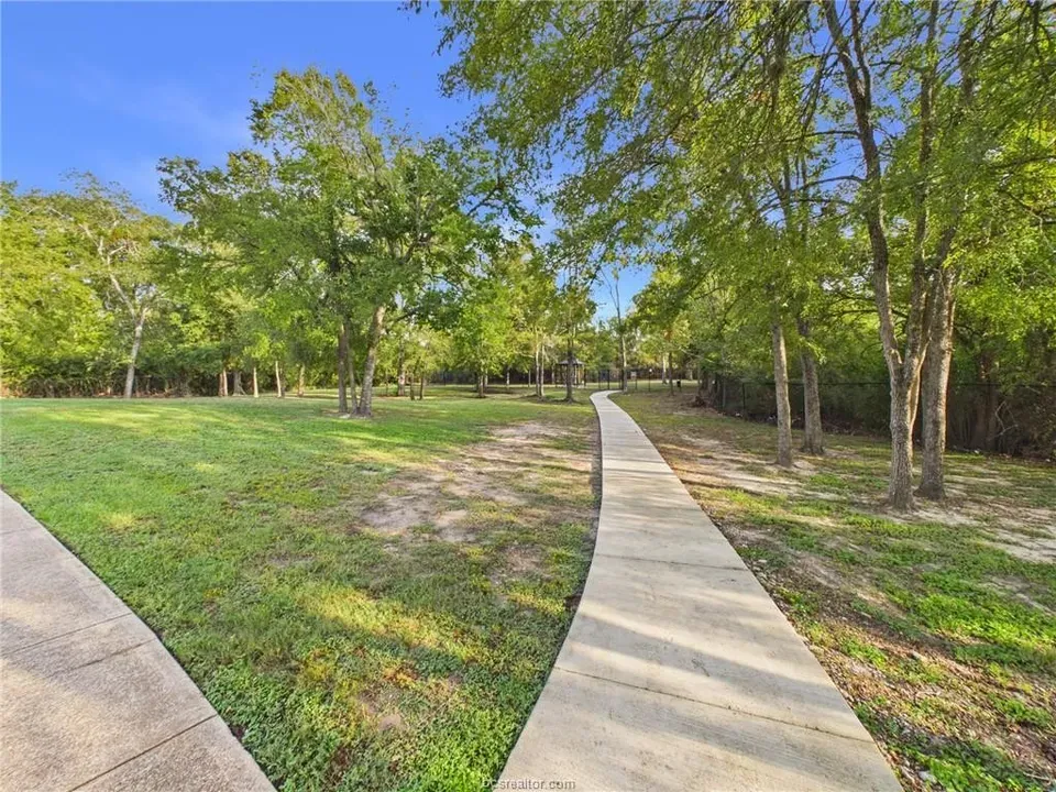 3 Bed 3 Bath Urban Residential Condo in College Station, TX - 5