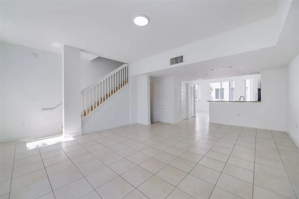 3 Bed 3 Bath Urban Residential Condo in Hollywood, FL - 5
