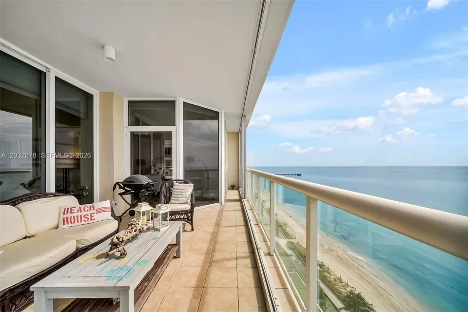 3 Bed 3 Bath Urban Residential Condo in Hollywood, FL - 2