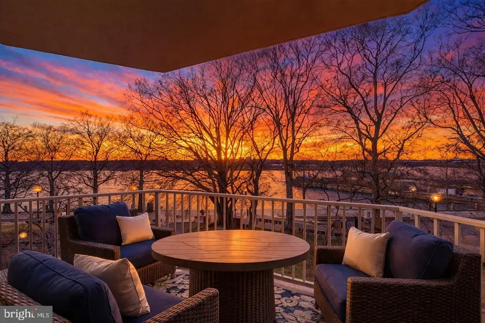 3 Bed 3 Bath Urban Residential Condo in Washington, DC