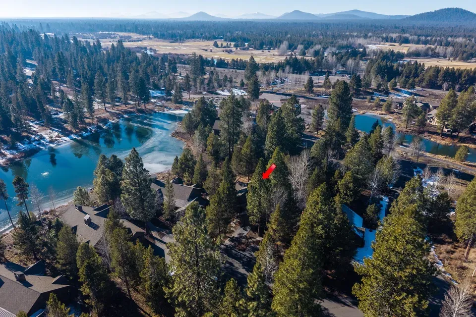 3 Bed 4 Bath Established Contemporary Home in Bend, OR - 2