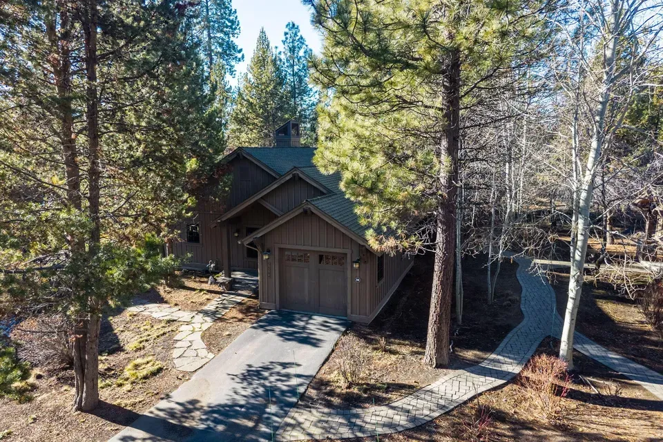 3 Bed 4 Bath Established Contemporary Home in Bend, OR - 5