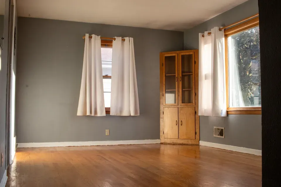 3 Bed 4 Bath Established Mid-Century Residence in Kenosha, WI - 2