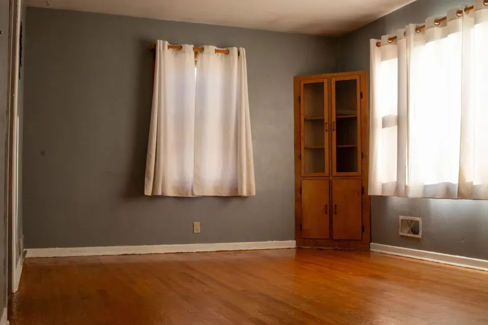 3 Bed 4 Bath Established Mid-Century Residence in Kenosha, WI - 3