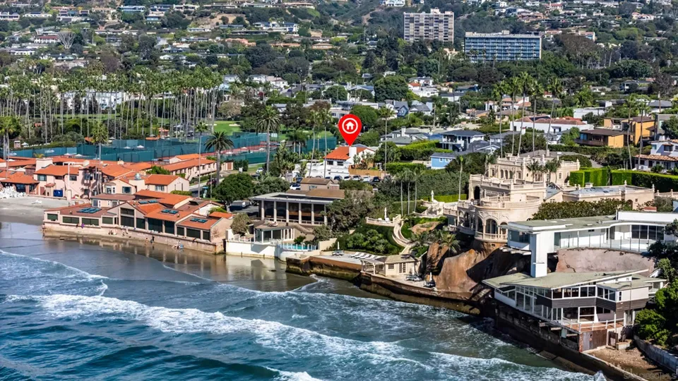 3 Bed 4 Bath Transitional Coastal in San Diego, CA