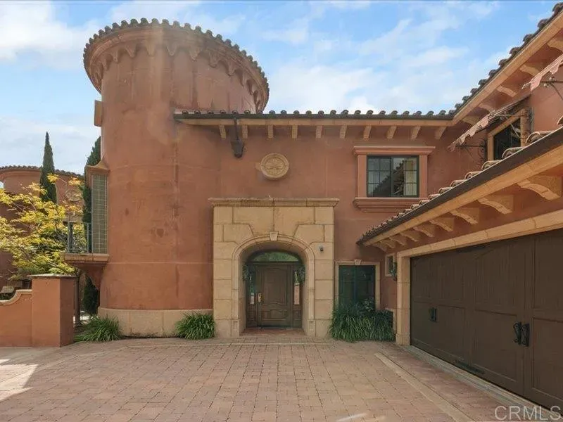 3 Bed 4 Bath Urban Residential Condo in San Diego, CA - 2