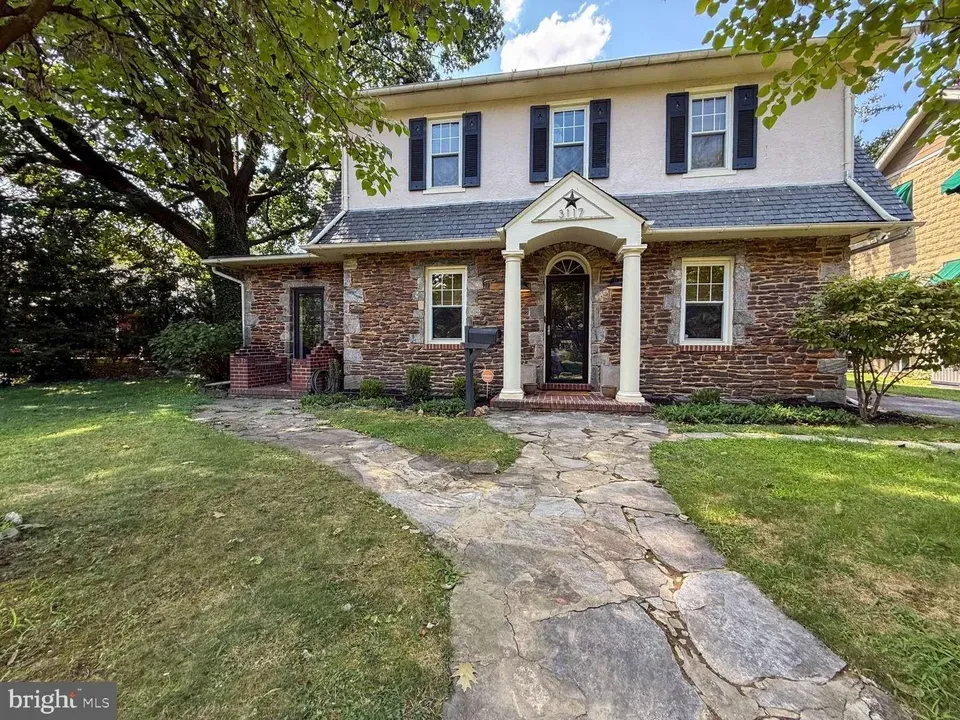 4 Bed 1 Bath Classic Historic Era Home in Baltimore, MD - 1