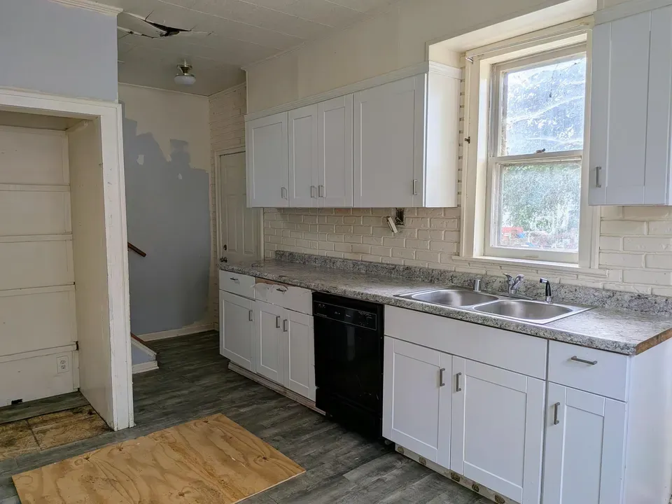 4 Bed 1 Bath Classic Historic Era Home in Kenosha, WI - 2