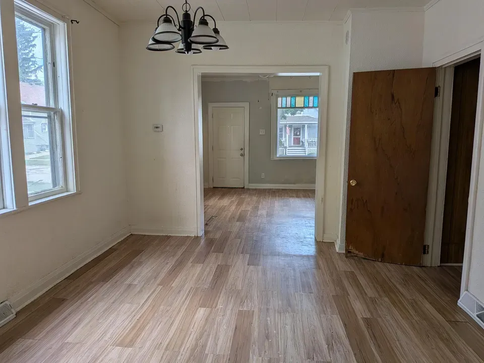 4 Bed 1 Bath Classic Historic Era Home in Kenosha, WI - 3
