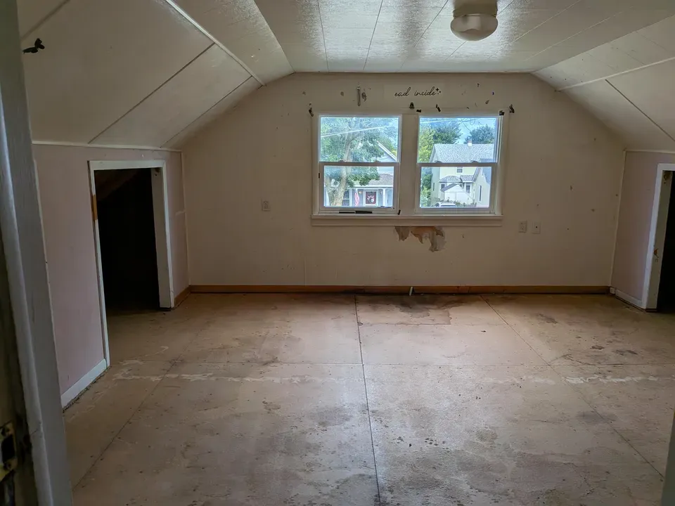 4 Bed 1 Bath Classic Historic Era Home in Kenosha, WI - 5