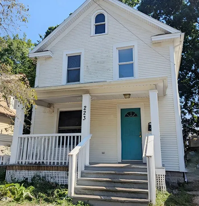 4 Bed 1 Bath Classic Historic Era Home in Lansing, MI