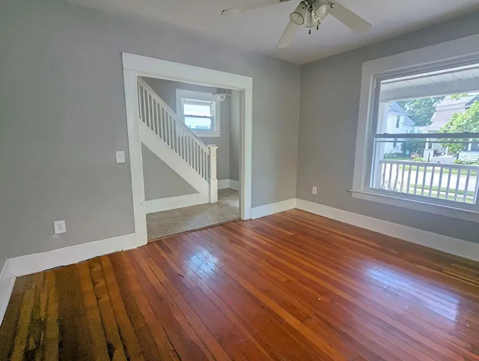 4 Bed 1 Bath Classic Historic Era Home in Lansing, MI - 2