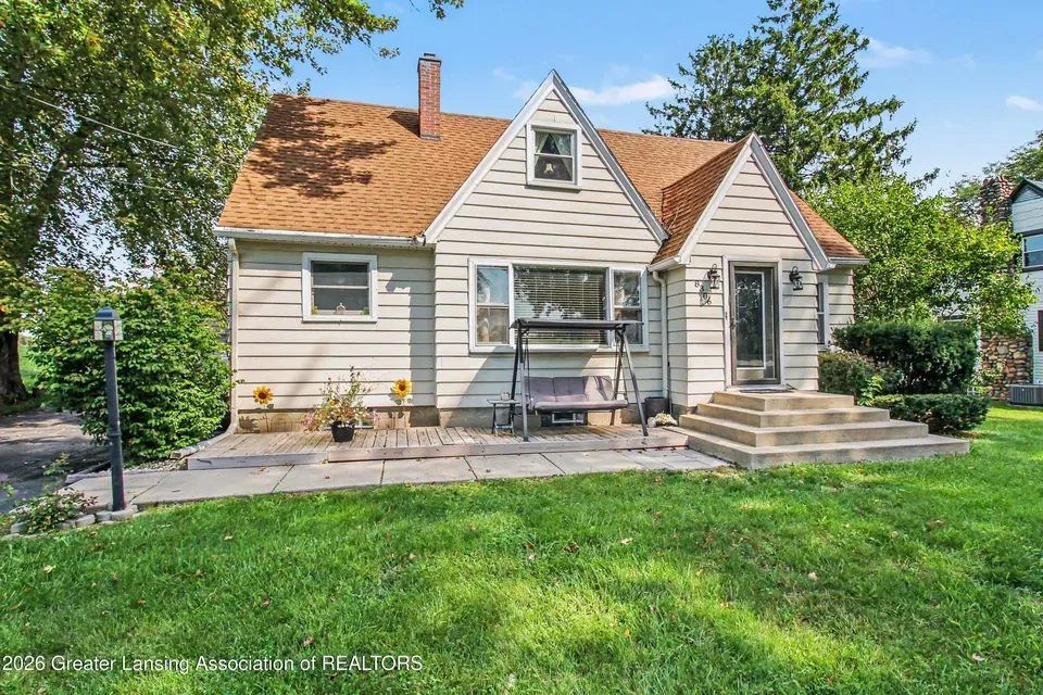 4 Bed 1 Bath Classic Historic Era Home in Lansing, MI - 3