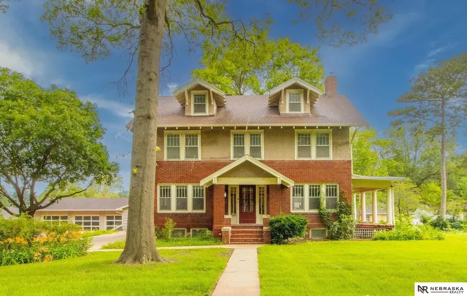 4 Bed 1 Bath Classic Historic Era Home in Lincoln, NE - 1