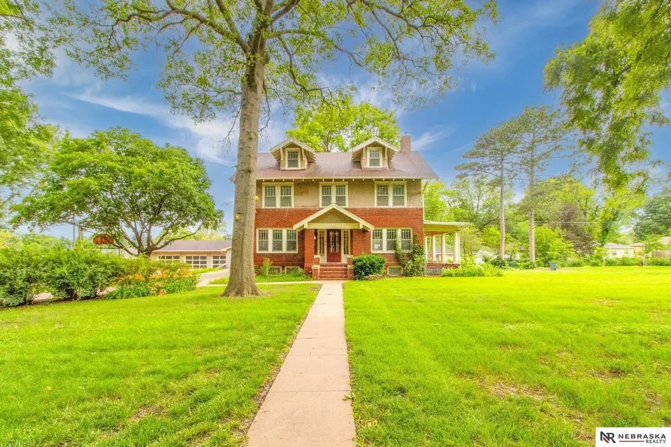 4 Bed 1 Bath Classic Historic Era Home in Lincoln, NE - 4