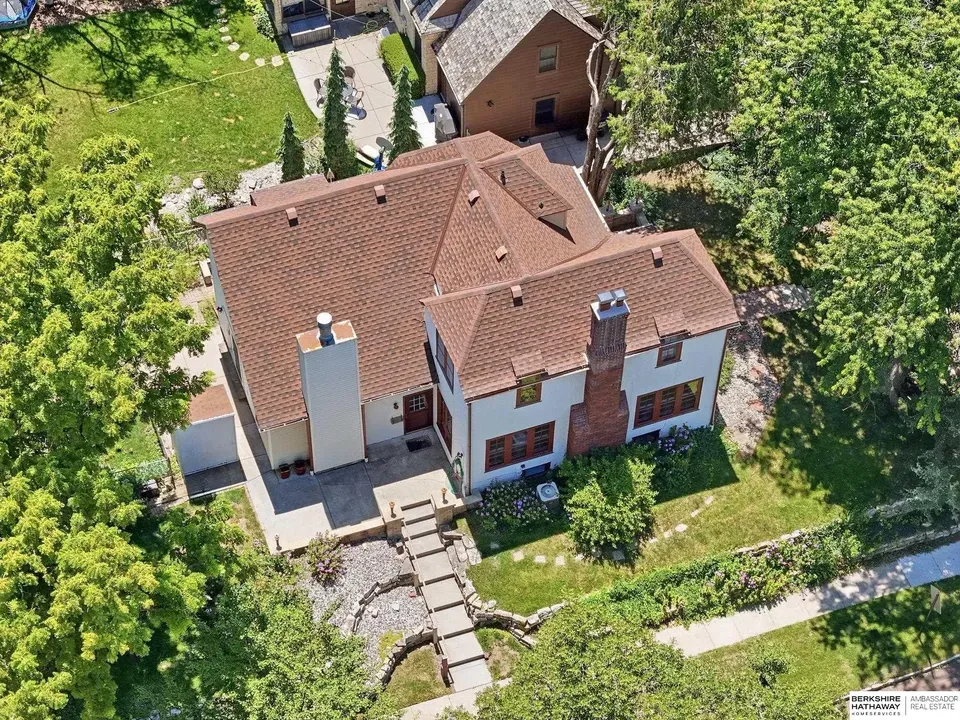 4 Bed 1 Bath Classic Historic Era Home in Lincoln, NE - 4