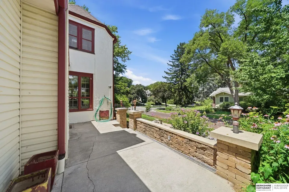 4 Bed 1 Bath Classic Historic Era Home in Lincoln, NE - 5