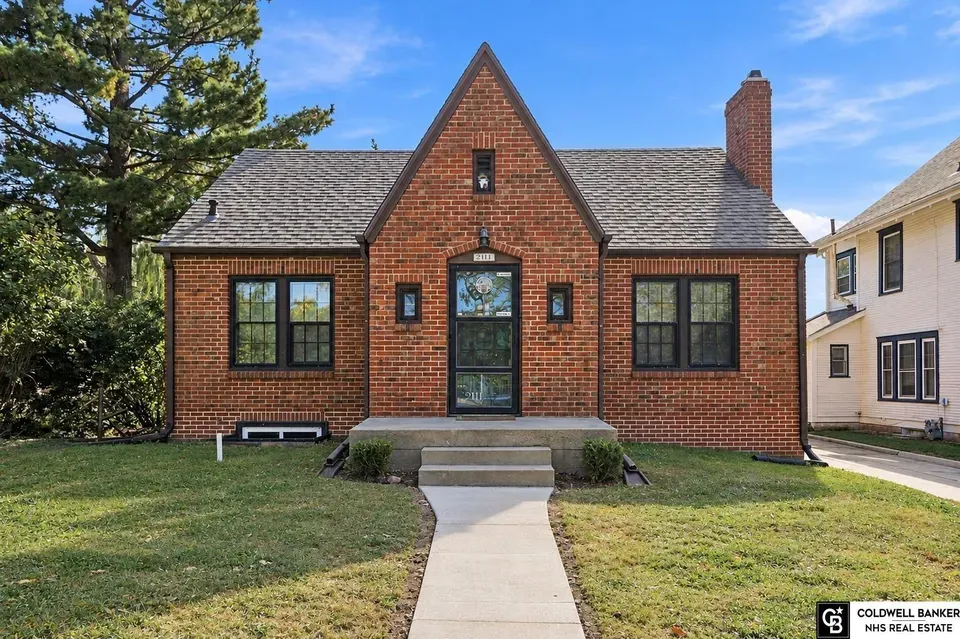 4 Bed 1 Bath Classic Historic Era Home in Lincoln, NE - 1