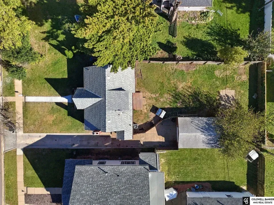 4 Bed 1 Bath Classic Historic Era Home in Lincoln, NE - 2