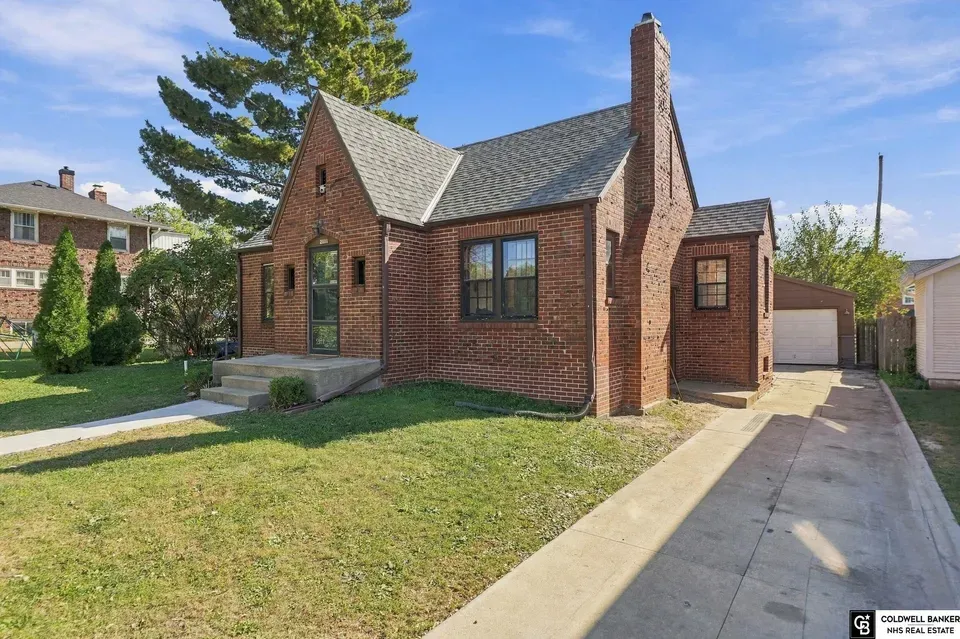 4 Bed 1 Bath Classic Historic Era Home in Lincoln, NE - 4